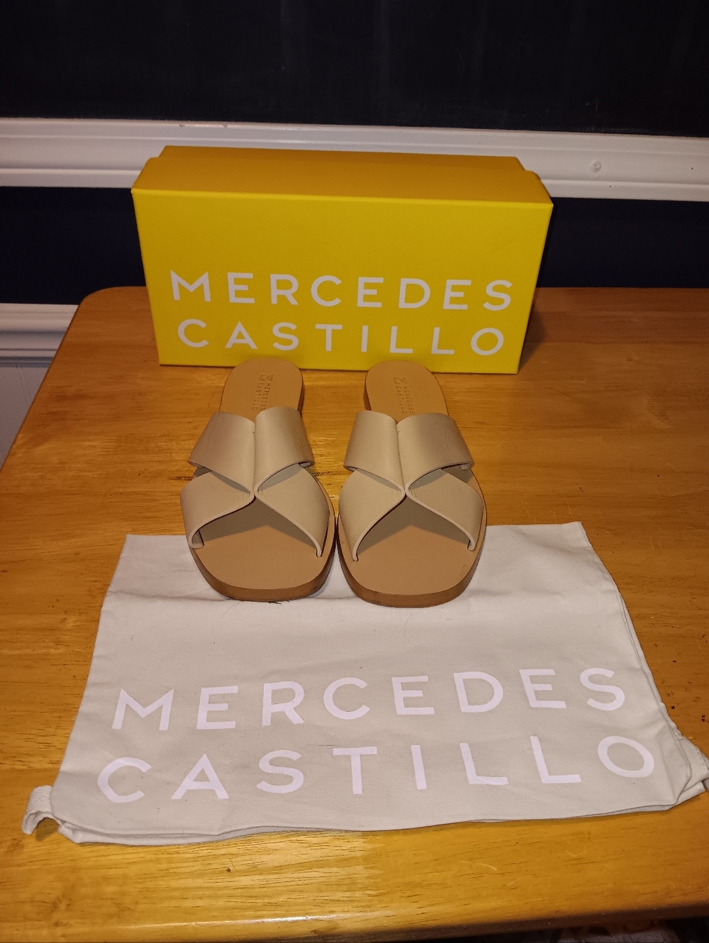 Mercedes Castillo Leather Amelea Sandals Size 10 With Box And Dustbag
